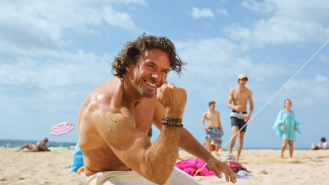 Stephan Luca in Verdammt verliebt auf Malle (2016) Shirtless 60797