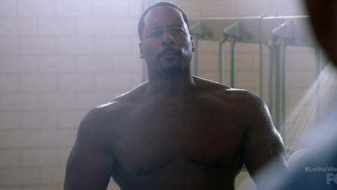 Melvin Tenner in Lethal Weapon (2016-2018) Shirtless 60680