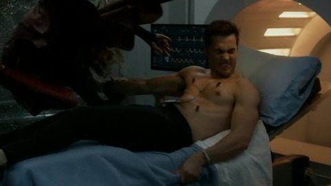 Chris Wood in Supergirl (2015-2017) Shirtless 61224