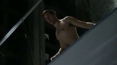 Chris Wood in Supergirl (2015-2017) Shirtless 61228