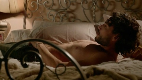 Khotan Fernández in Graves (2016) Shirtless Straight 61455