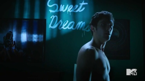 Dylan McTee in Sweet/Vicious (2016-2017) Shirtless 65490