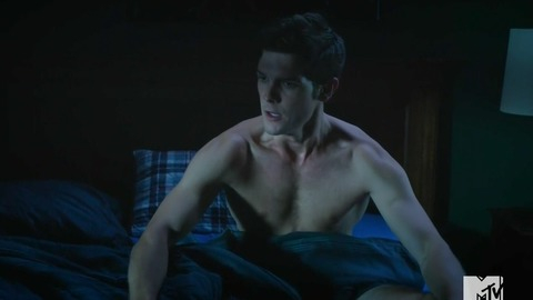 Dylan McTee in Sweet/Vicious (2016-2017) Shirtless 65487