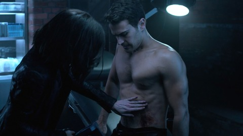 Theo James in Underworld: Blood Wars (2016) Sexy Shirtless 70232