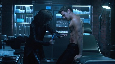 Theo James in Underworld: Blood Wars (2016) Sexy Shirtless 70234
