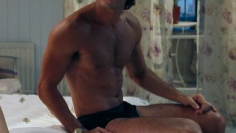 Rodrigo Santoro in Love Actually (2003) Sexy Shirtless Underwear 64037