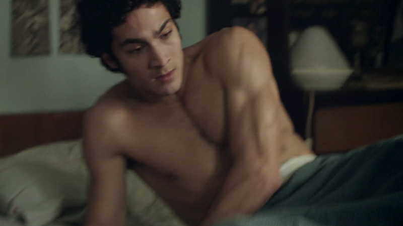 Sexiest Chino Darín Scene in Historia de un Clan. Shirtless. 64987