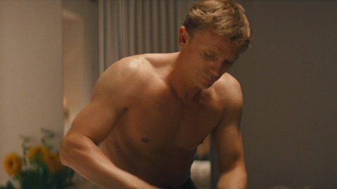 Daniel Craig in Layer Cake (2004) Shirtless 66693