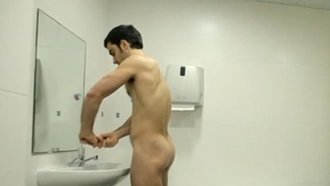 Rubén de Eguia in El virus de la por (2015) Butt Shirtless 68811