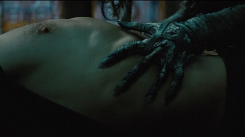 Tom Cruise in The Mummy (2017) Shirtless 73866