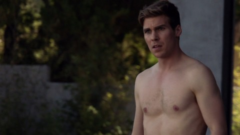 Sexiest Pete Ploszek Scene in Stitchers. Shirtless. 70771