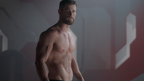 Chris Hemsworth in Thor: Ragnarok (2017) Shirtless 81041
