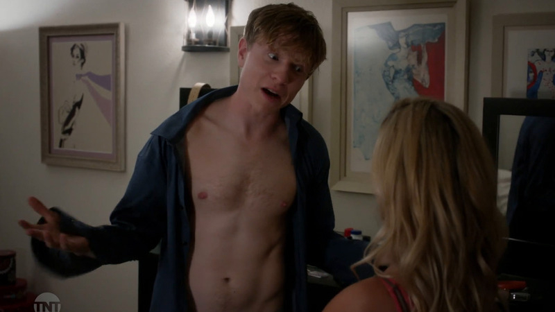 Sexiest Scenes of Carl / Dylan from Major Crimes. Shirtless. 77669
