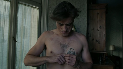 Alessandro Averone in Max e Hélène (2015) Shirtless 77821