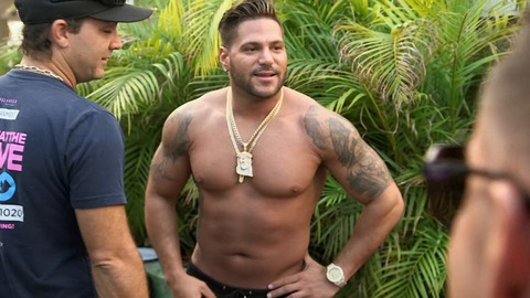 Ronnie Ortiz-Magro in Jersey Shore Family Vacation (2018-2019) Shirtless 81347