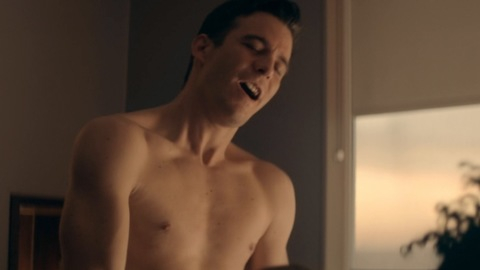 Luke Thompson in Kiss Me First (2018) Shirtless Straight O Face Sex 81251