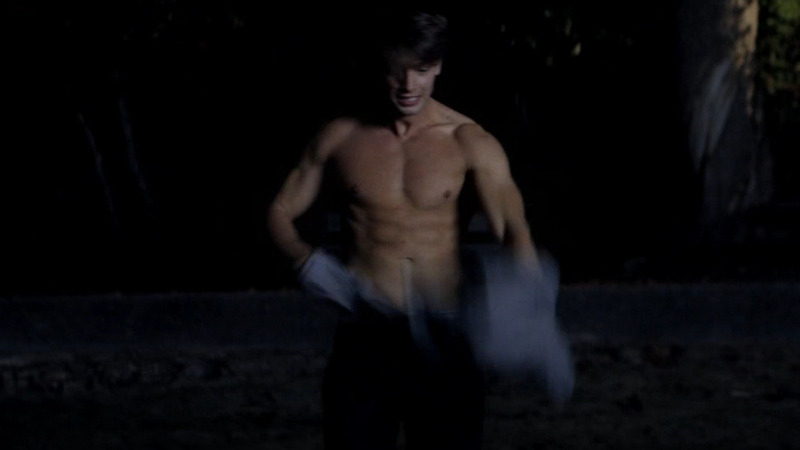 Sexiest Scenes of Charlie Reed from Midnight Sun. Shirtless. 82583