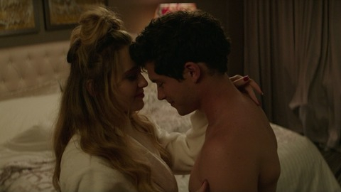 Sexiest Graham Phillips Scene in Blockers. Shirtless. 83287