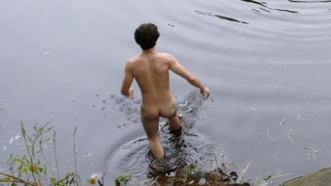 Joey Bragg Nude in Father of the Year. Butt. 83926