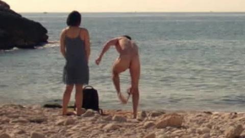 Raúl Mérida Nude as Rayco. Butt, barefoot, beach. 90524