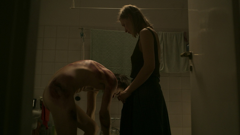 Rafał Maćkowiak Nude as Wiktor Skowron. Butt, Shirtless, bathroom, bathtub. 90878