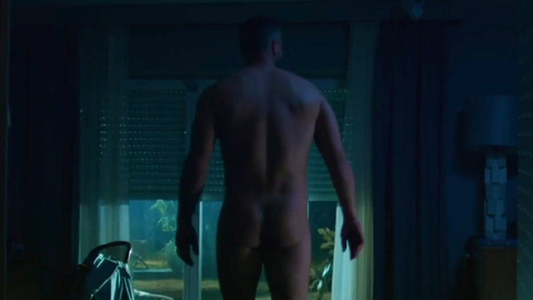 Nudes of Deniz from 8 Days. Butt, dark scene, nude. 105054