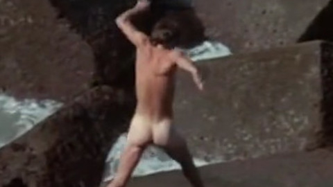 Nudes of Taylor from Three. Butt, brown hair, jumping. 106572