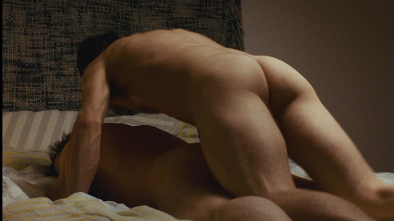 Nudes of Léo from Sauvage / Wild. Butt, Gay, barefoot, bedroom. 120042