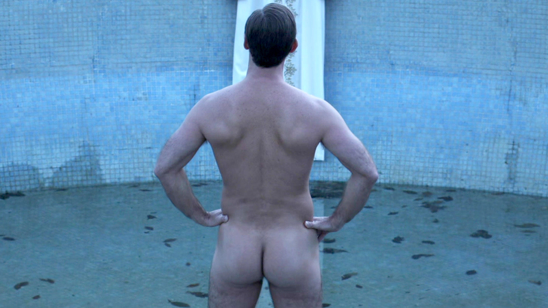 Jude Law Naked as Pius XIII / Lenny Belardo. Butt, baptism pool, hairy arms. 125925