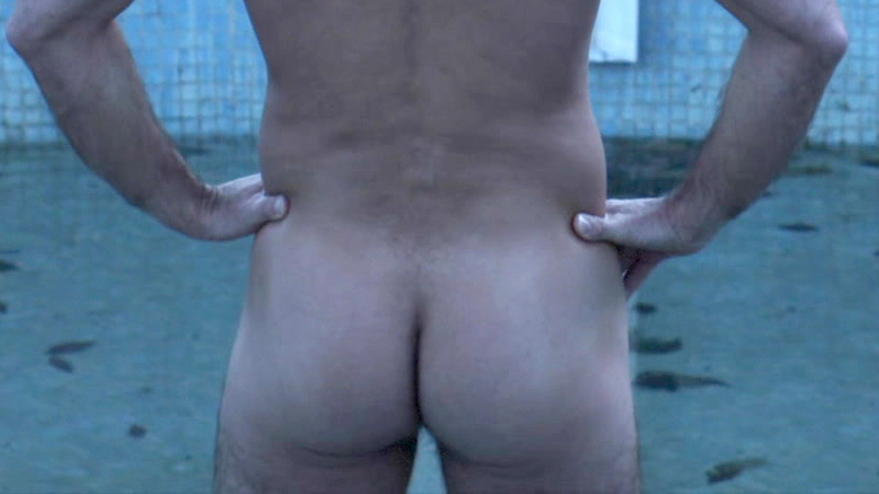 Jude Law Naked as Pius XIII / Lenny Belardo. Butt, baptism pool, hairy arms. 125931