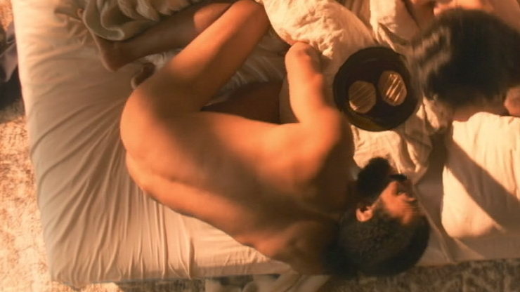 Daveed Diggs Naked as Andre Layton. Butt, Shirtless, flashback, in bed. 132045