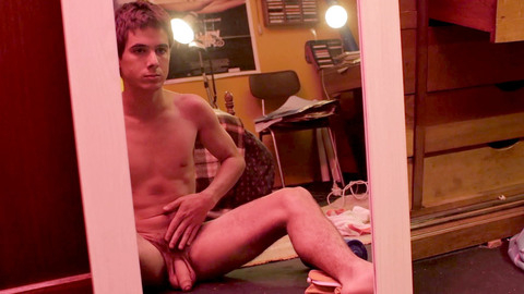 Borja as a teenager from Cola de mono Naked. Balls, Penis, Shirtless, barefoot, bedroom. 140999