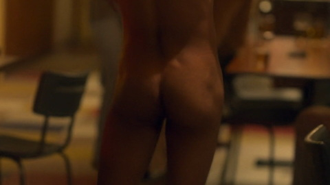 Hunter Page-Lochard Naked as Reg Thompson. Butt, Shirtless, bar, close-up. 176217