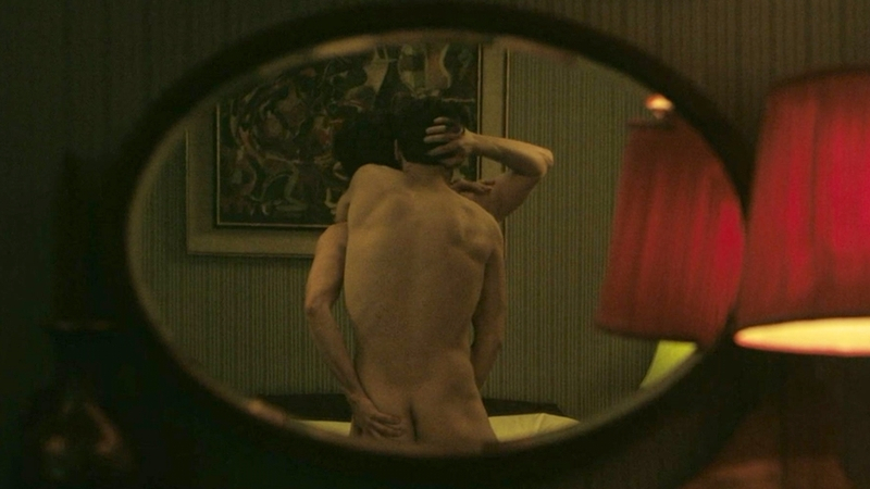 Harry Styles Naked as Tom Burgess. Butt, Shirtless, gay, mirror. 180153