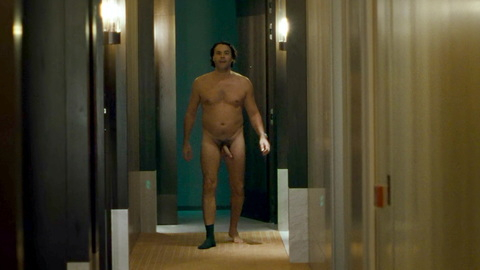 Jack Huston Nude in Expats. Balls, Penis, Shirtless, full frontal, hallway. 188728