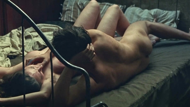 Valentin Postlmayr Naked as Oskar Kokoschka. Butt, Shirtless, couple, lying in bed. 190425