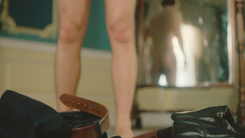 Colin Bridgerton from Bridgerton Naked. Butt, blurry, mirror. 191567