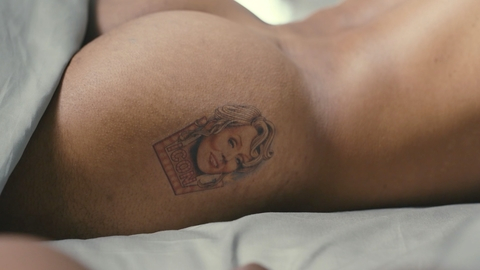 Elliot Knight Naked as Davide. Butt, close up, in bed. 191139