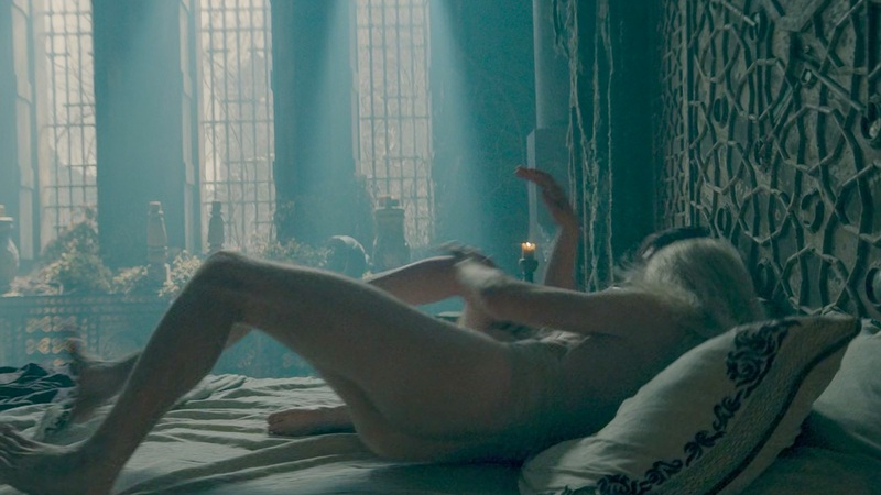 Ewan Mitchell Naked as Prince Aemond Targaryen. Butt, barefoot, feet. 202467