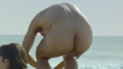 Omar Ayuso Nude as Jonathan. Butt, beach, nude. 196904