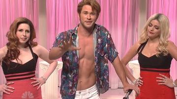Chris Hemsworth in Saturday Night Live (1975) Sexy Shirtless Sexy Shirtless 8667