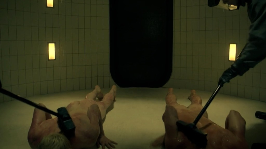 Evan Peters Naked as Kit Walker / Tate Langdon / Kyle Spencer / Jimmy Darling / James March. Butt, Shirtless, gay, sexy. 26157