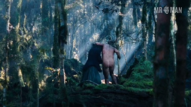 Kiefer Sutherland Nude as Doyle. Butt, Shirtless. 3362
