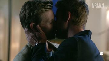 Gabriel Mann, Justin Hartley in Revenge (2011-2015) Gay Sexy Bathing Suit Gay 60776