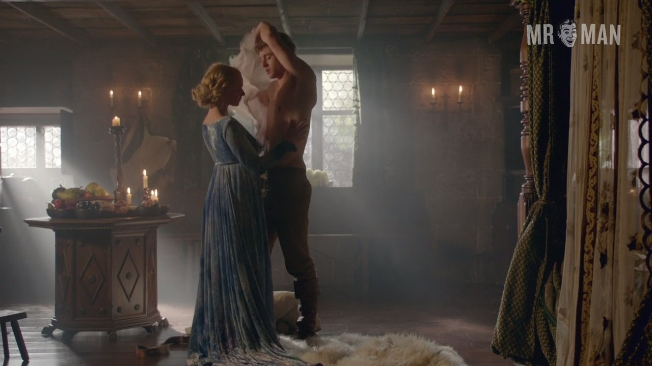 Max Irons Naked in The White Queen. Butt, Sexy, Shirtless, Straight. 4219