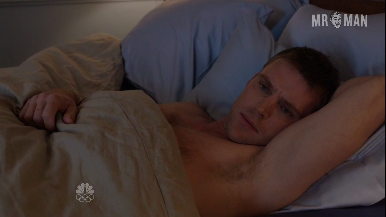 Sexiest Scenes of Matthew Casey from Chicago Fire. Shirtless, sexy, straight. 3827