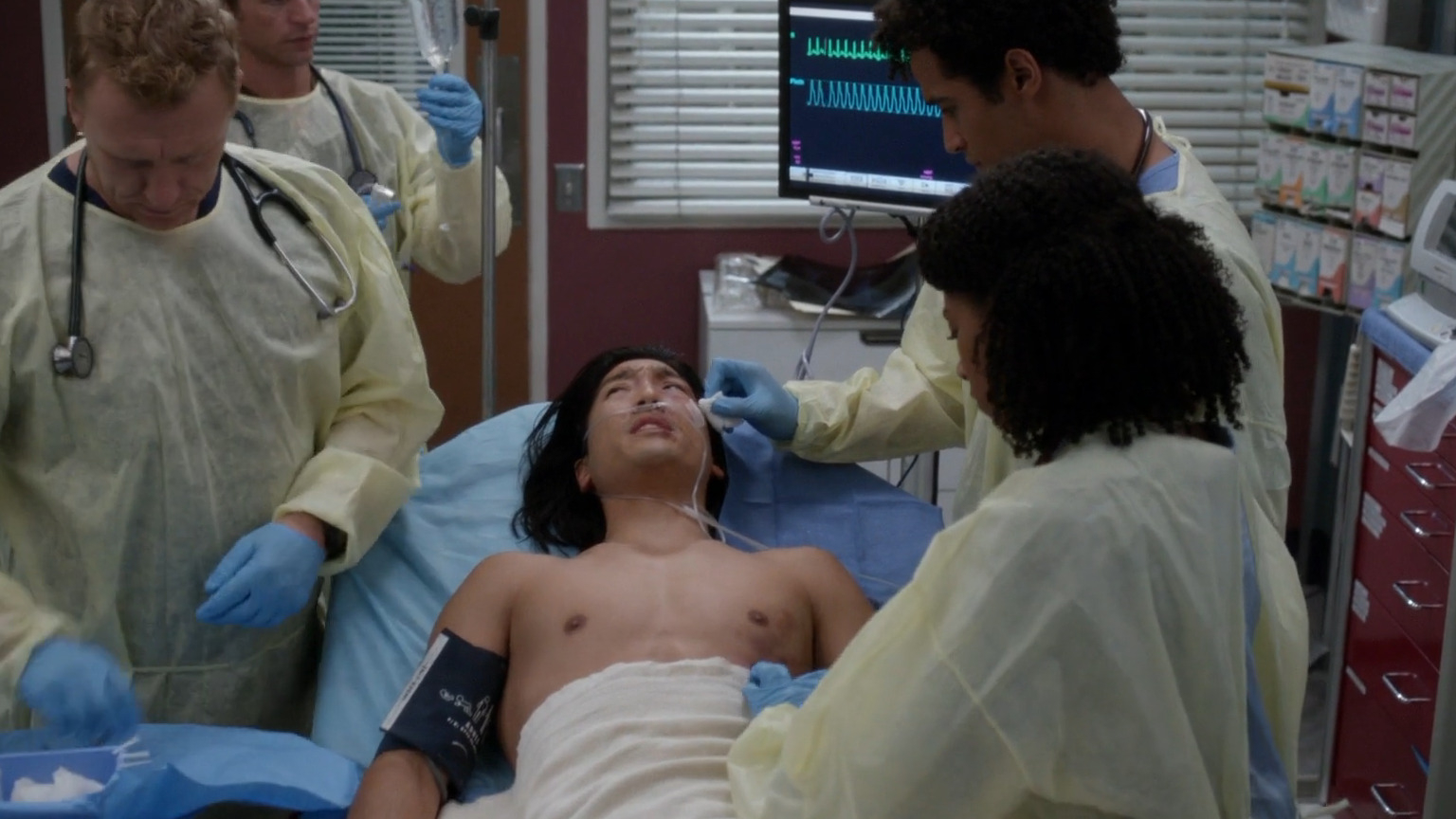 Grey's Anatomy's Sexiest Scenes with Woo Hwang. Shirtless. 40458