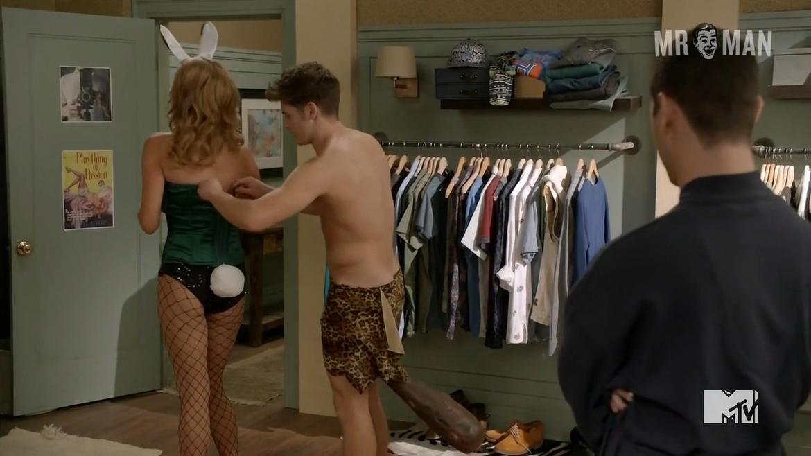 Gregg Sulkin Naked in Faking It. Sexy, Shirtless, Butt, straight, underwear. 13867
