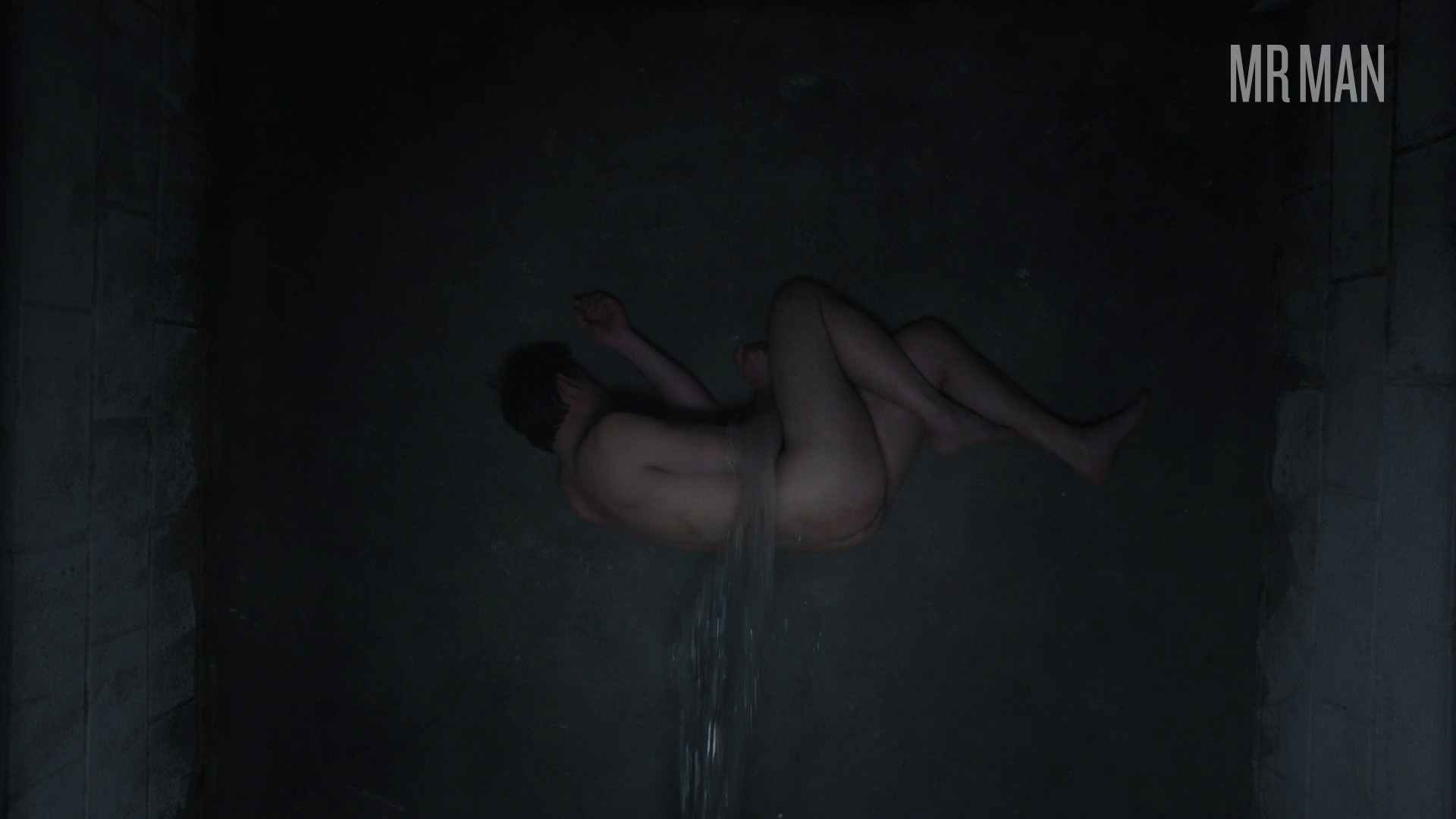 Jeremy from Luther Naked. Butt, Shirtless, sexy. 29183