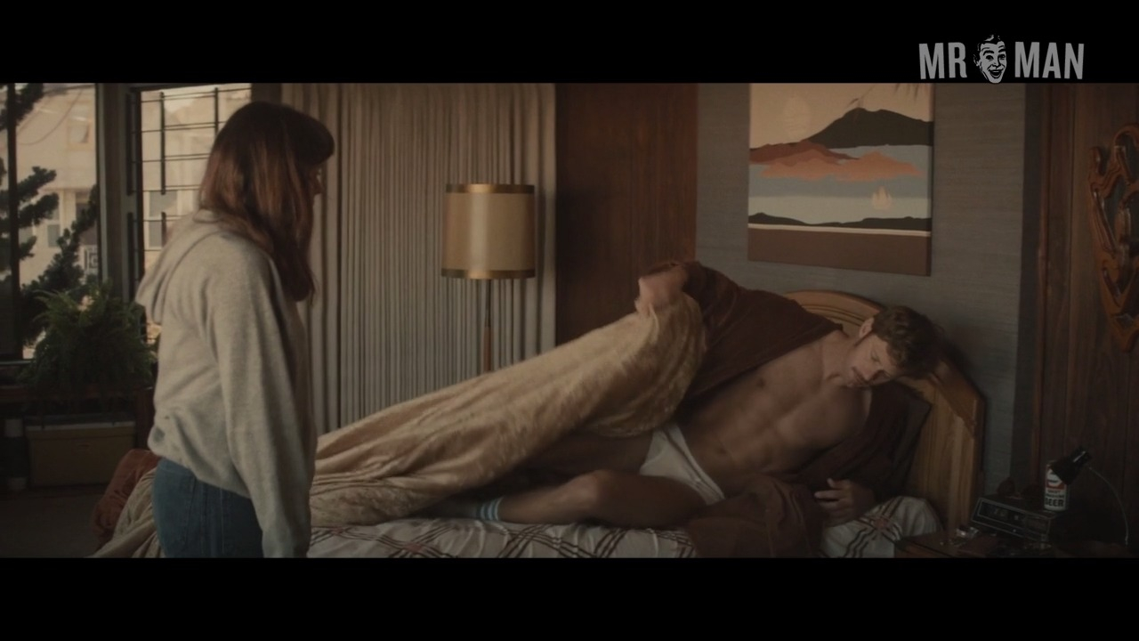 Hottest Alexander Skarsgård Scene in The Diary of a Teenage Girl. Shirtless, Underwear, bulge, butt. 12458
